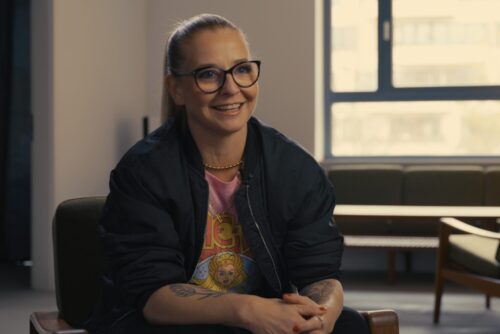 Franziska Hohmann im Büro von Freunde fürs Leben